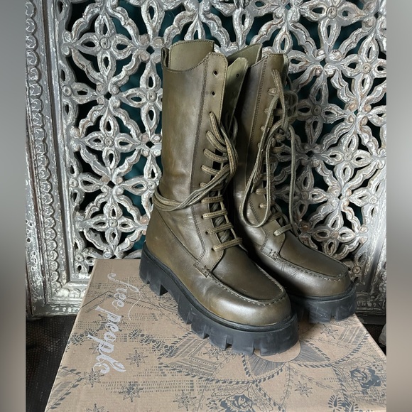 Free People Jones Lug Sole Leather Lace Up Boots in Artichoke. Adjustable!!! - Picture 8 of 8
